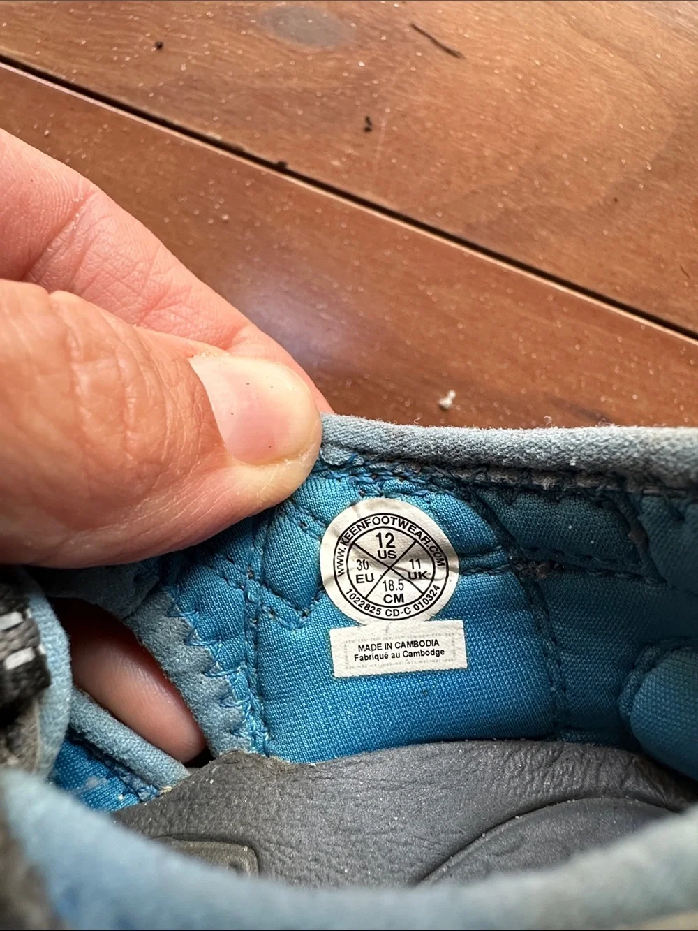 Keen lightweight closed
